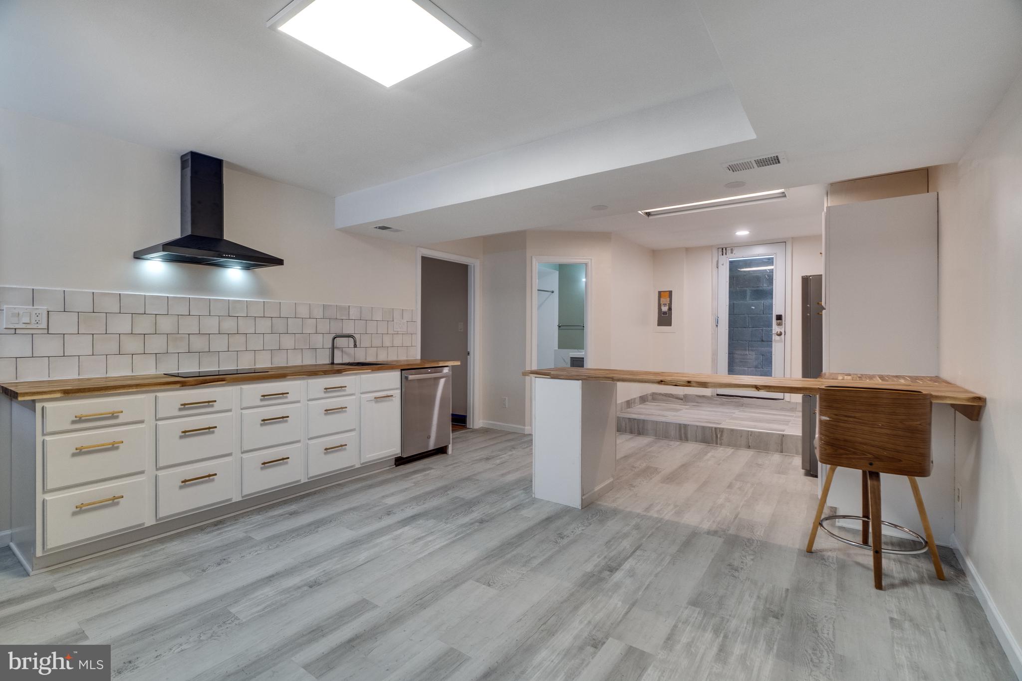 FOX MILL ESTATES - Residential