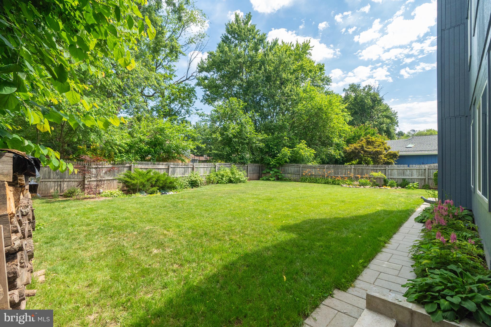 FOX MILL ESTATES - Residential