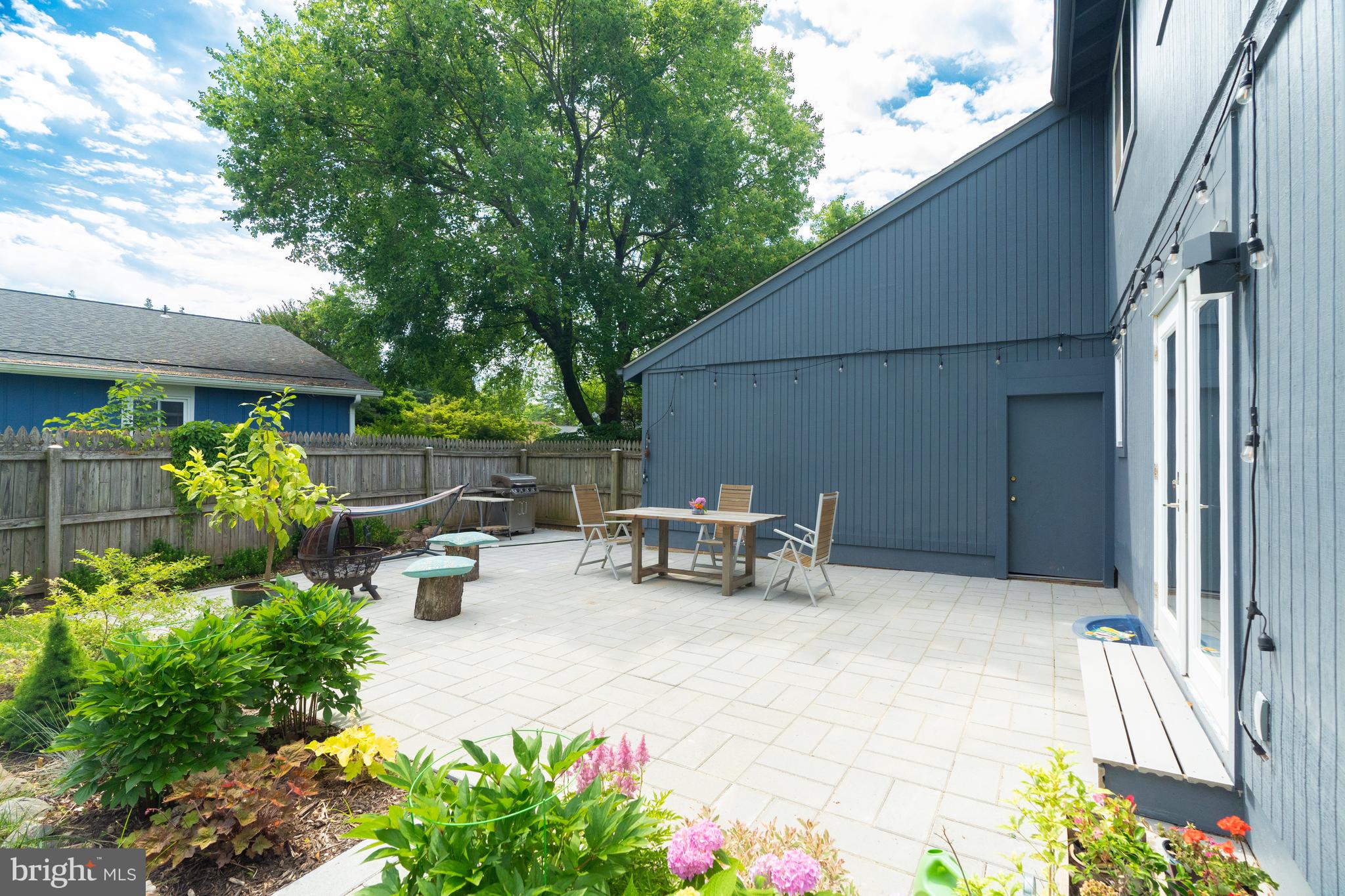 FOX MILL ESTATES - Residential