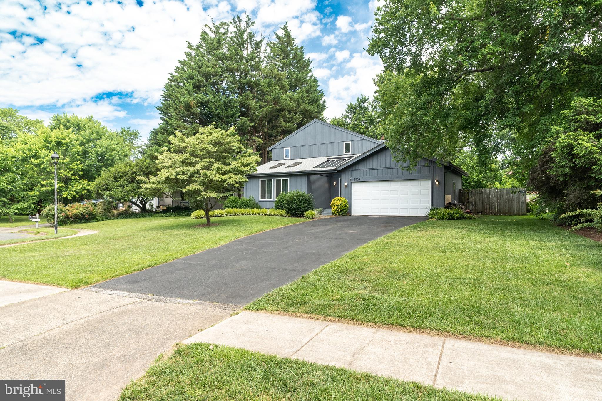 FOX MILL ESTATES - Residential