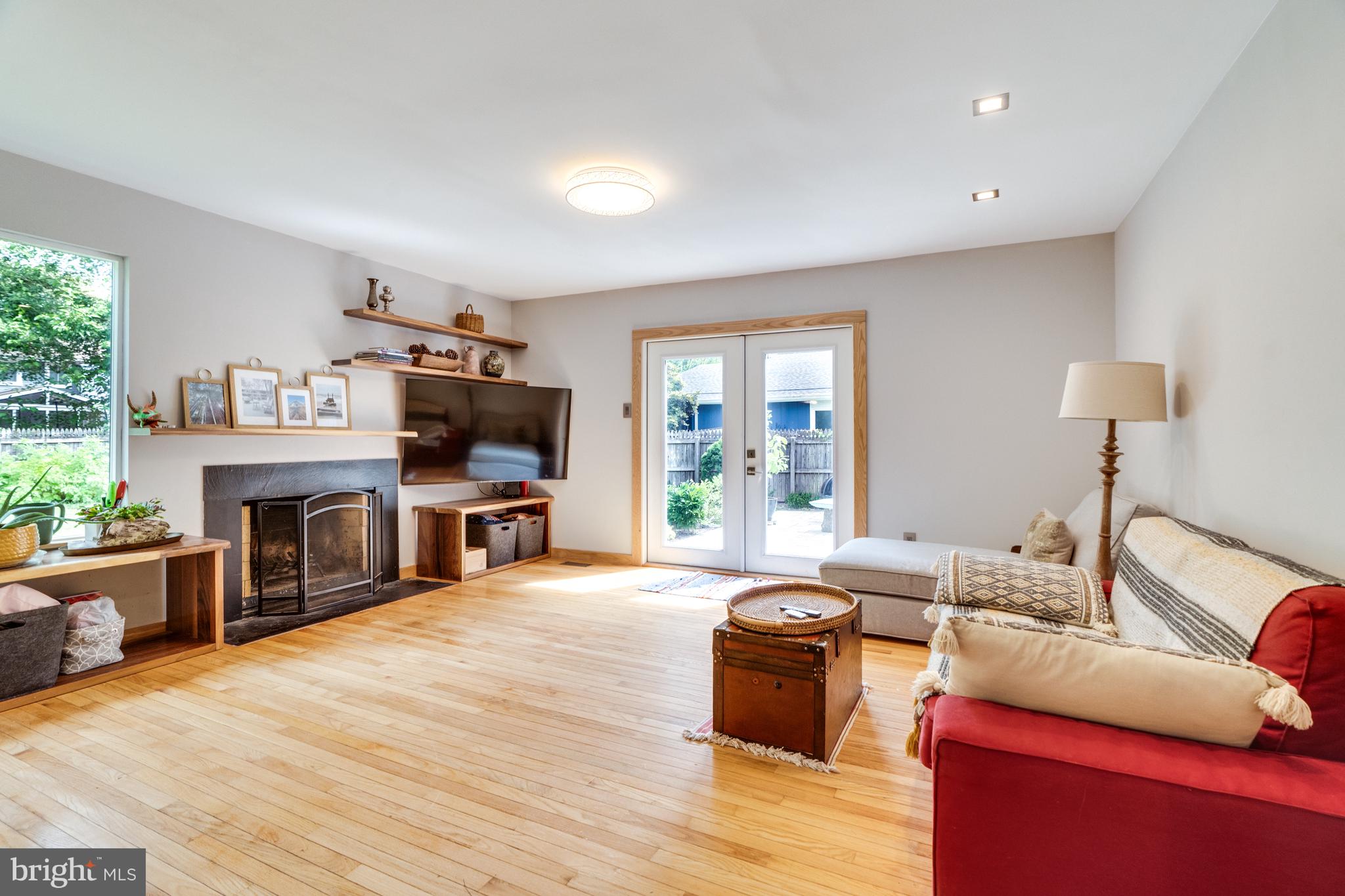 FOX MILL ESTATES - Residential