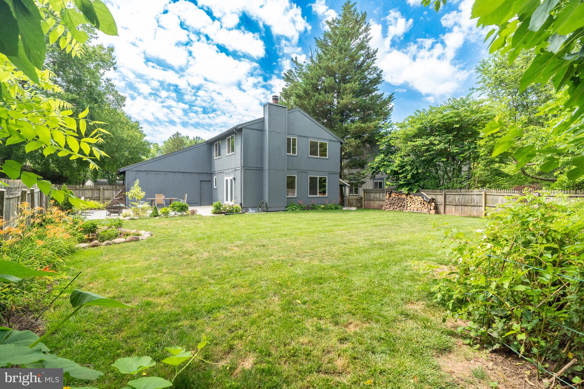 FOX MILL ESTATES - Residential