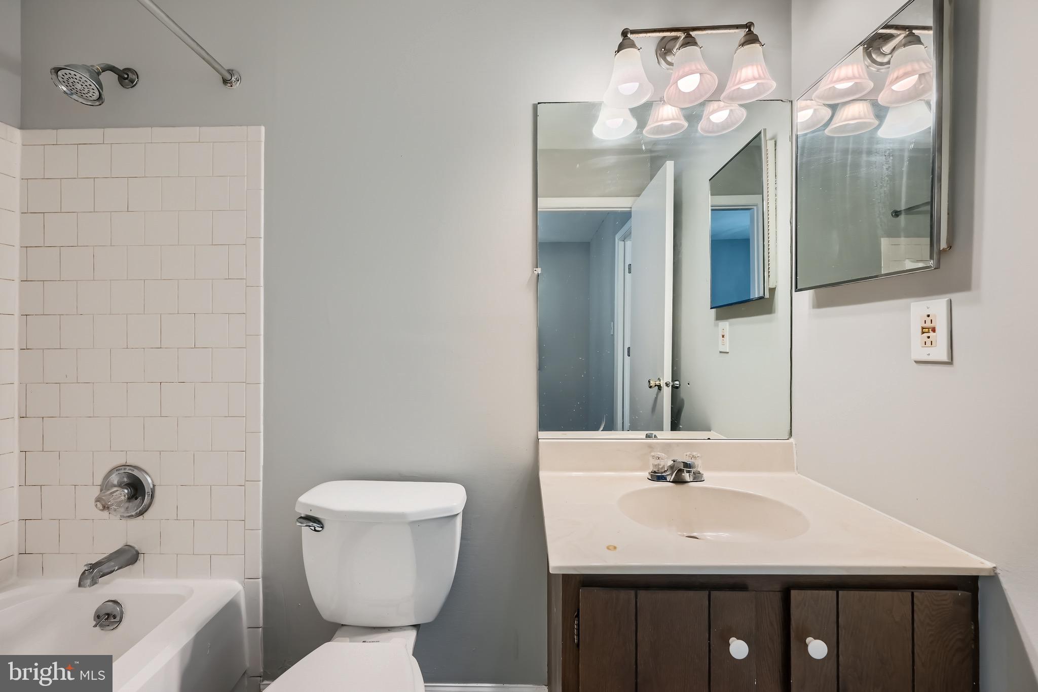 CASTLEMILL - Residential Lease