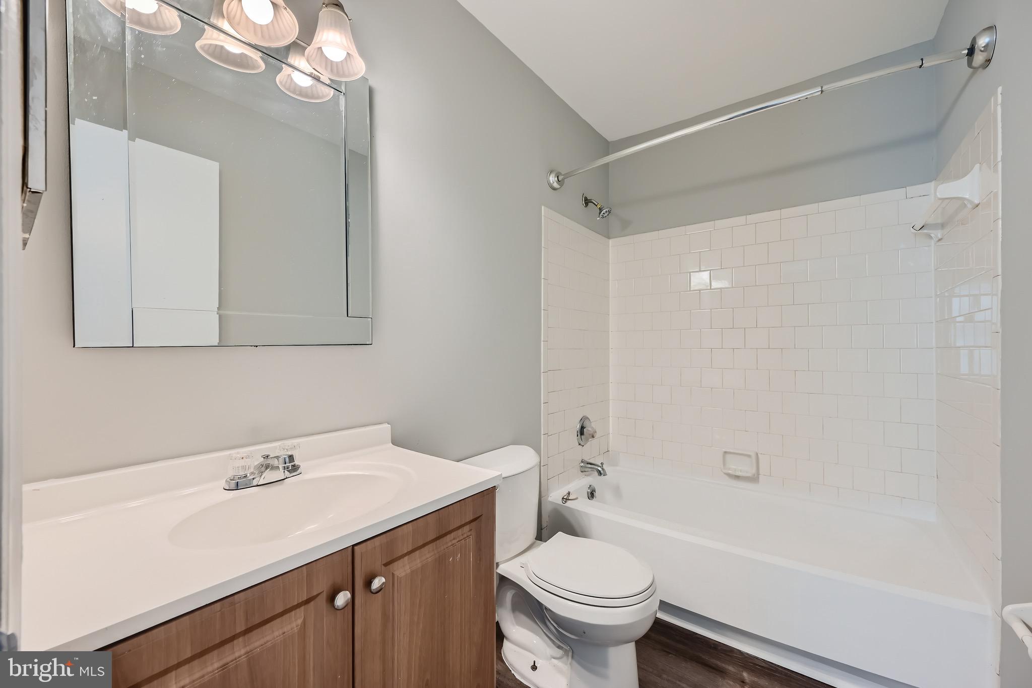 CASTLEMILL - Residential Lease