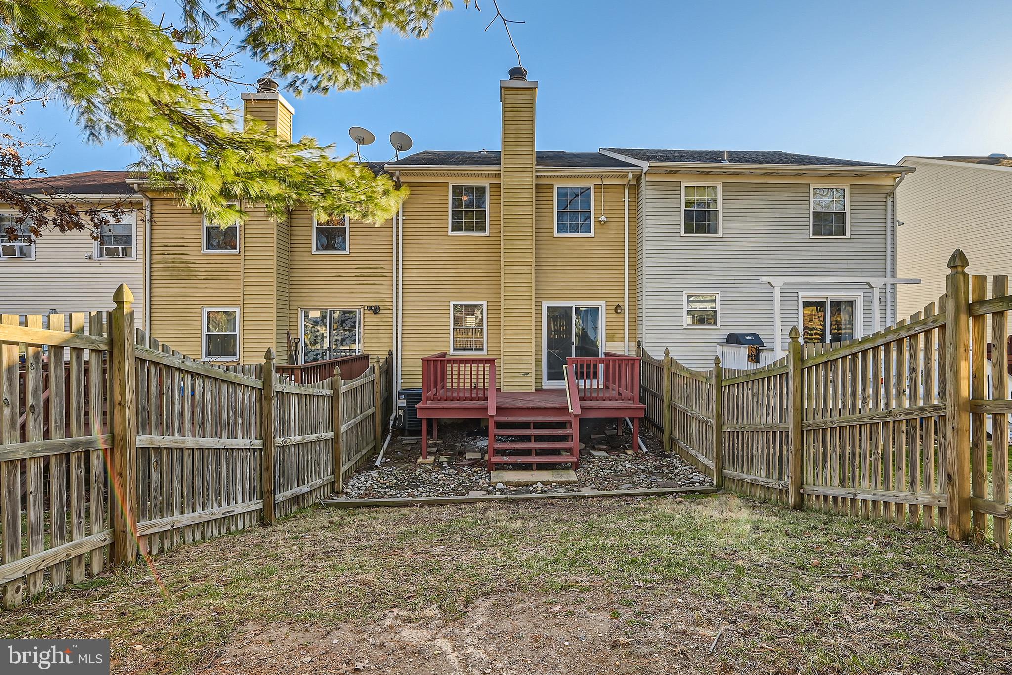 CASTLEMILL - Residential Lease