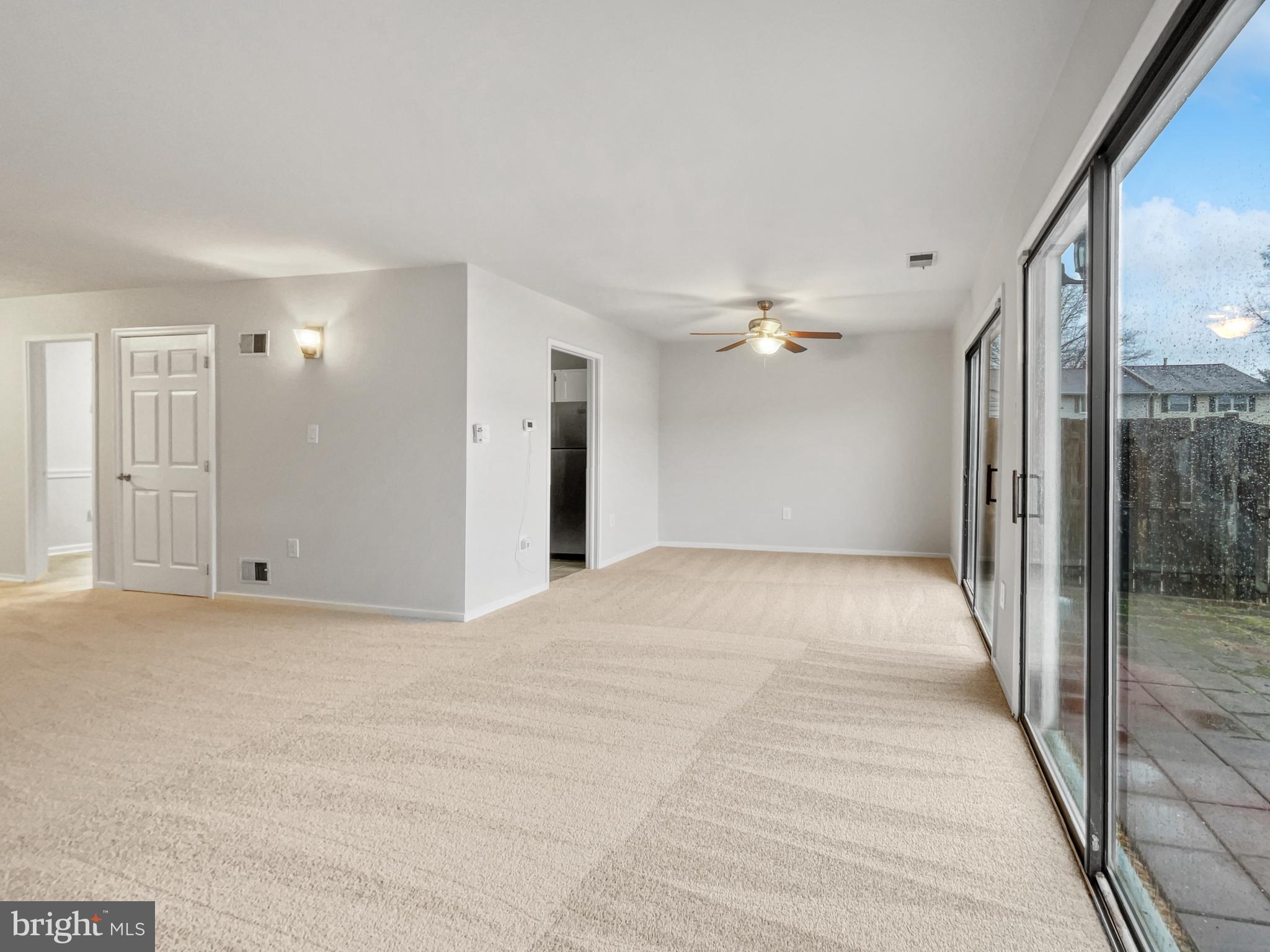 COVERSTONE SQUARE - Residential