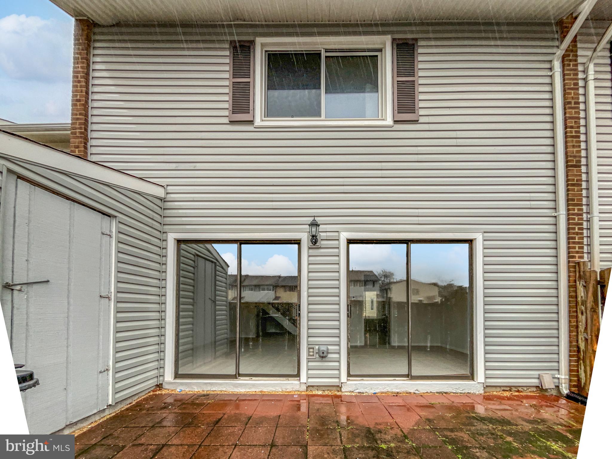 COVERSTONE SQUARE - Residential