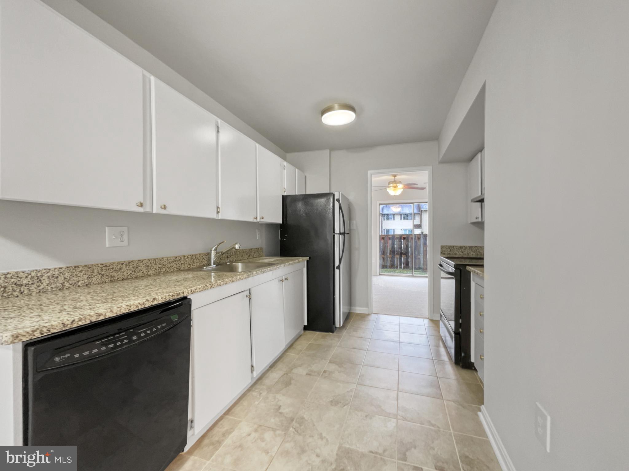 COVERSTONE SQUARE - Residential