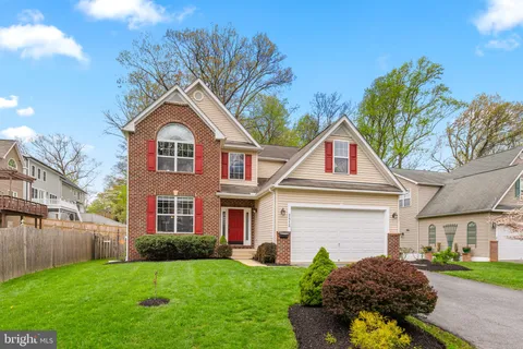 3813 Lawrence Avenue, Kensington, MD MLS: MDMC2175568