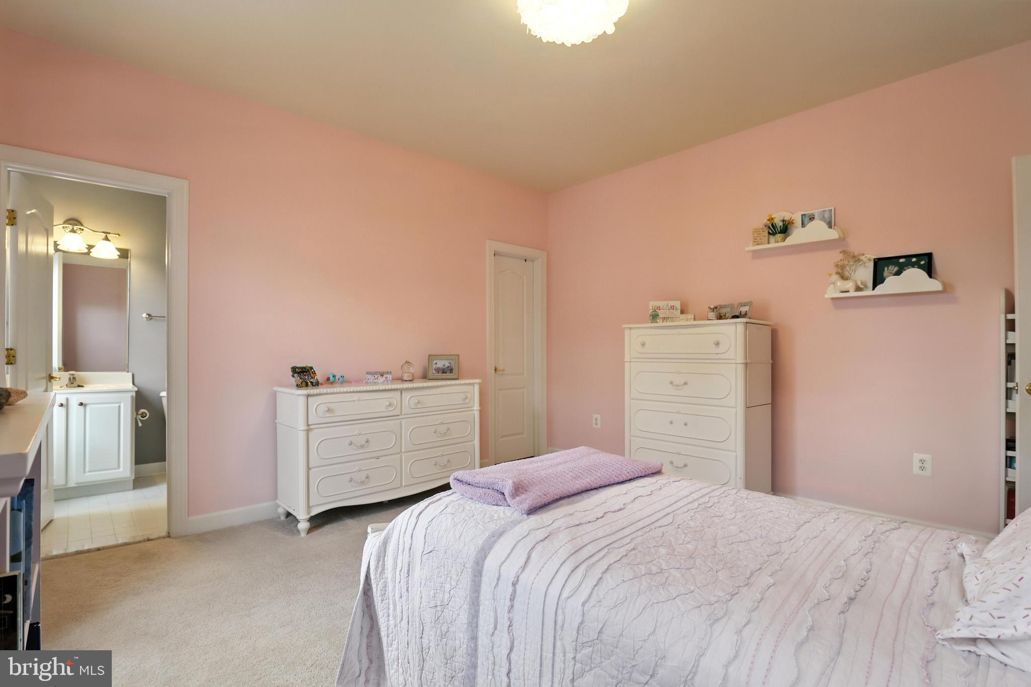 LANSDOWNE ON THE POTOMAC - Residential