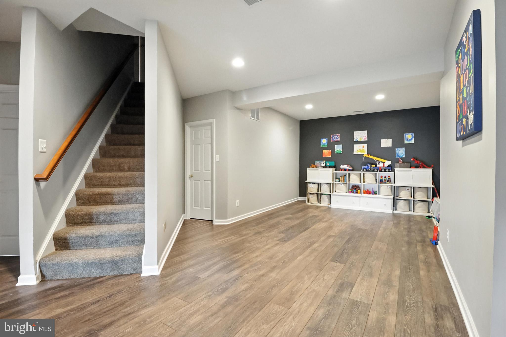 LANSDOWNE ON THE POTOMAC - Residential