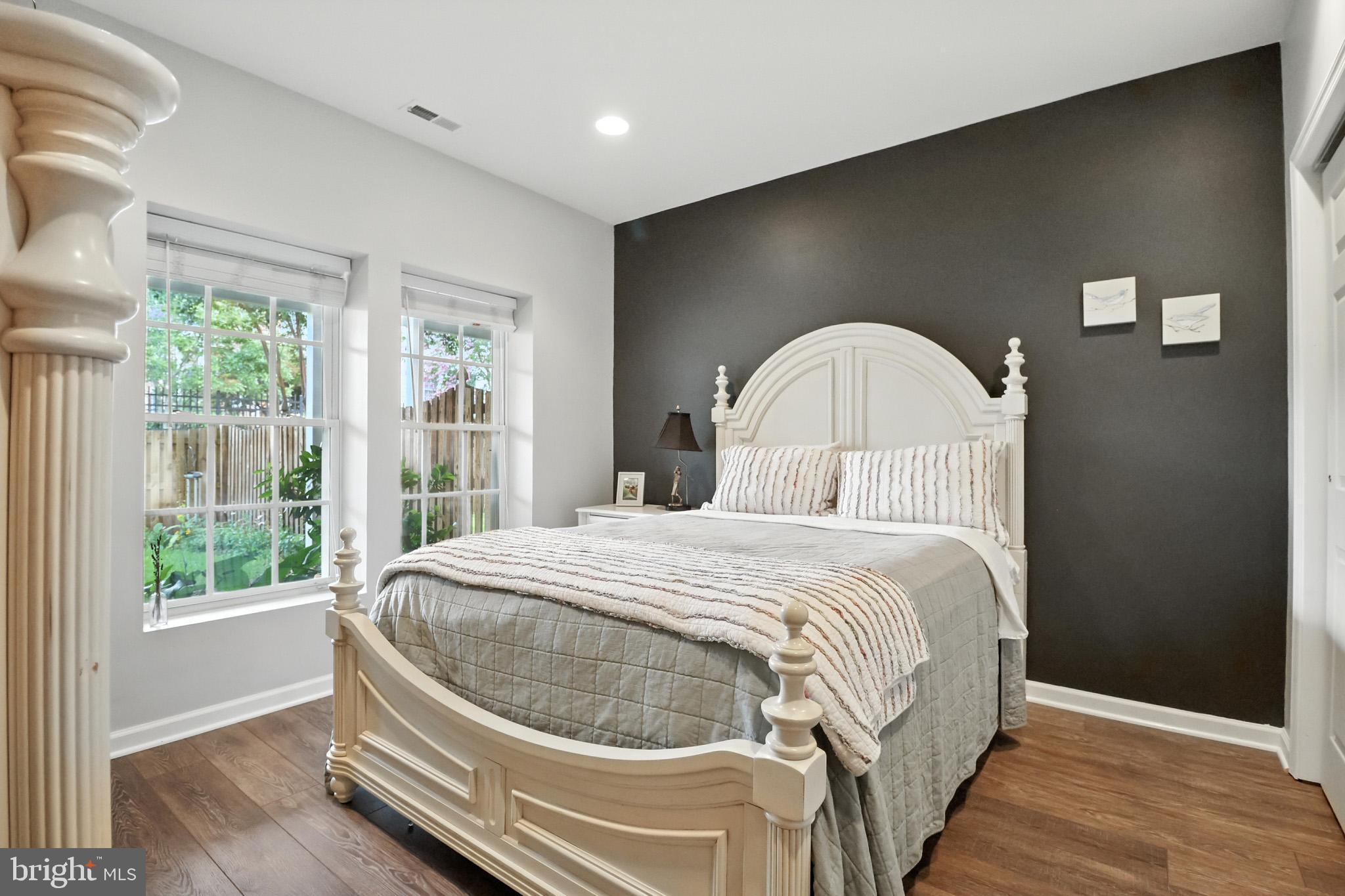 LANSDOWNE ON THE POTOMAC - Residential