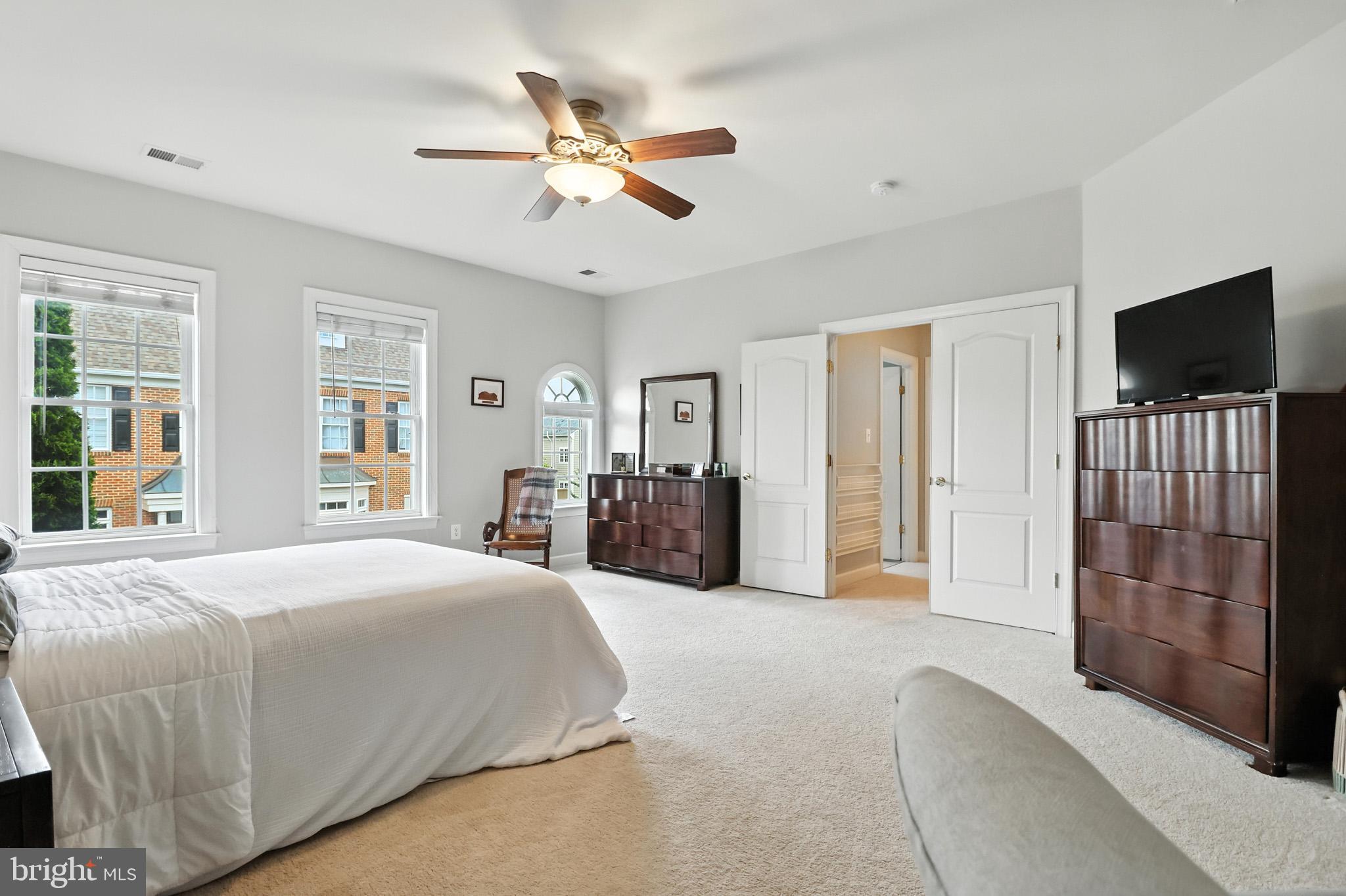 LANSDOWNE ON THE POTOMAC - Residential