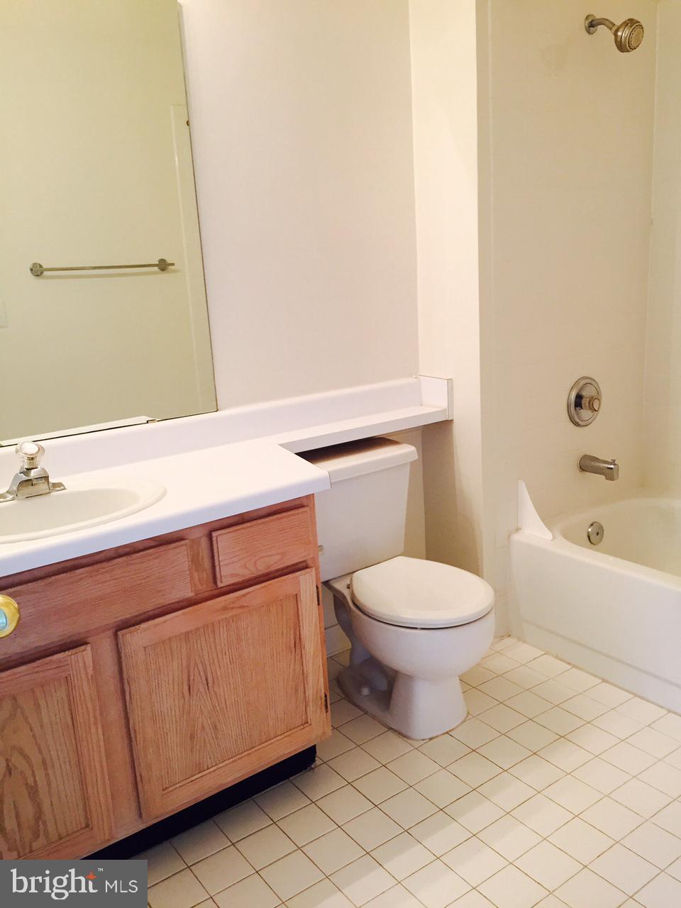 OAK PARK - Residential Lease