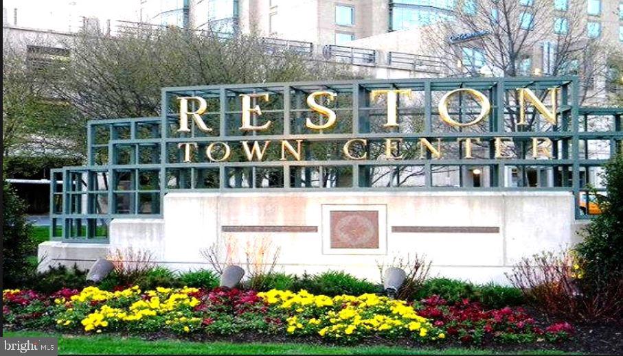 OAK PARK - Residential Lease