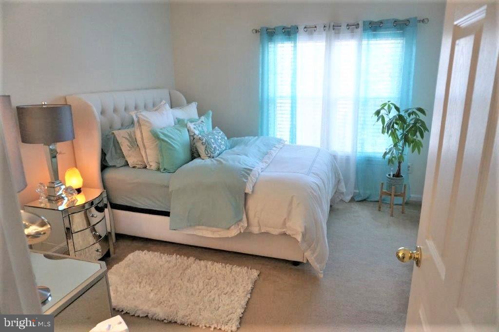 OAK PARK - Residential Lease