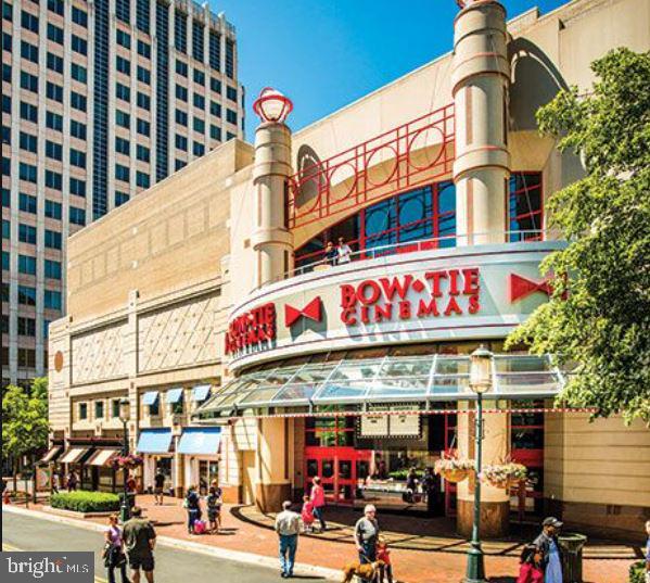 OAK PARK - Residential Lease