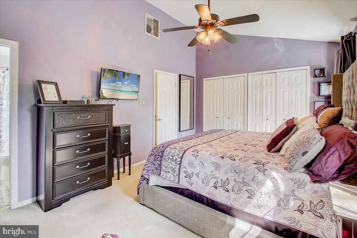 CONSTANT FRIENDSHIP - Residential