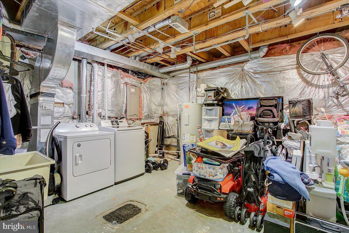 CONSTANT FRIENDSHIP - Residential