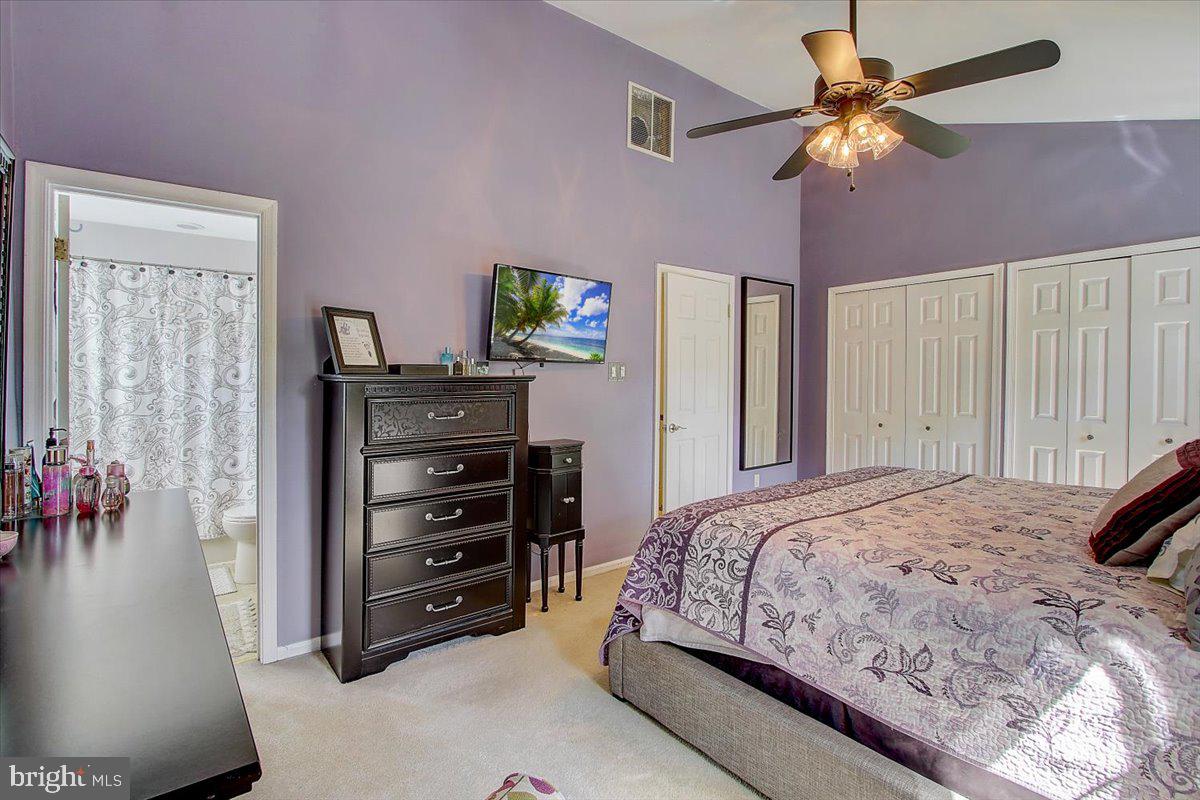 CONSTANT FRIENDSHIP - Residential