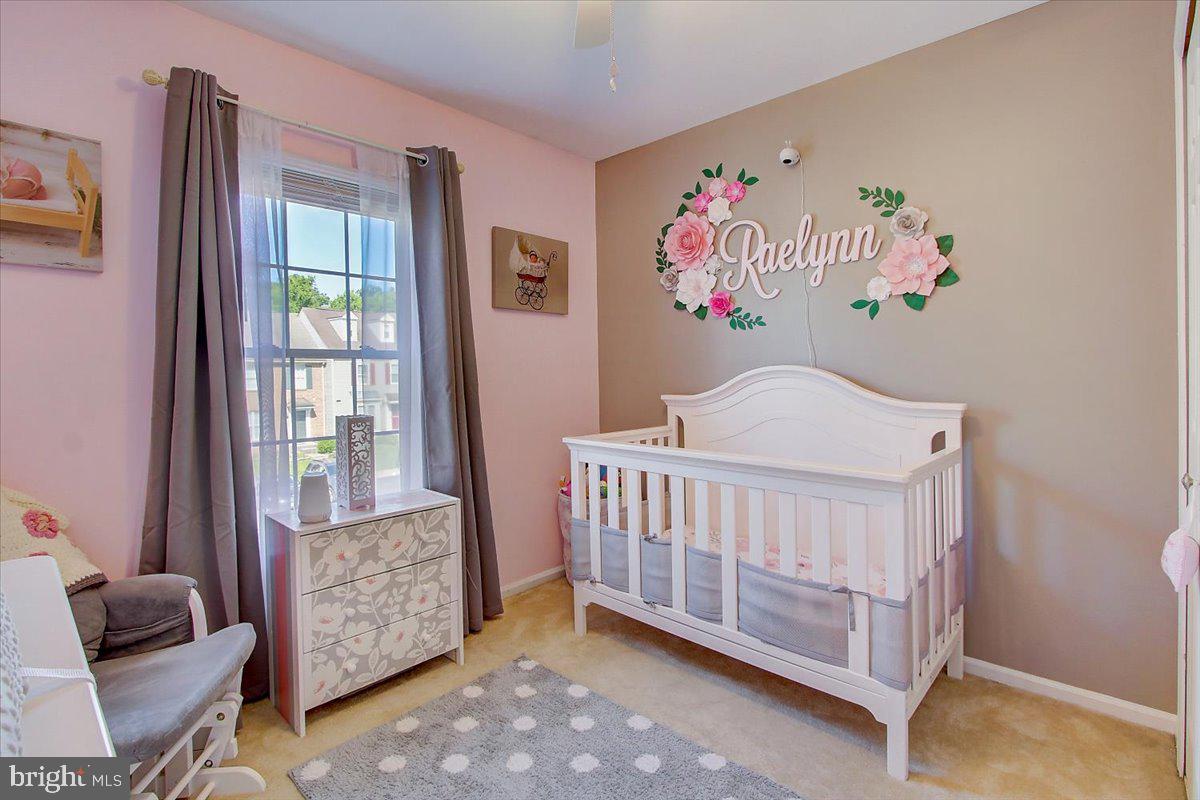 CONSTANT FRIENDSHIP - Residential