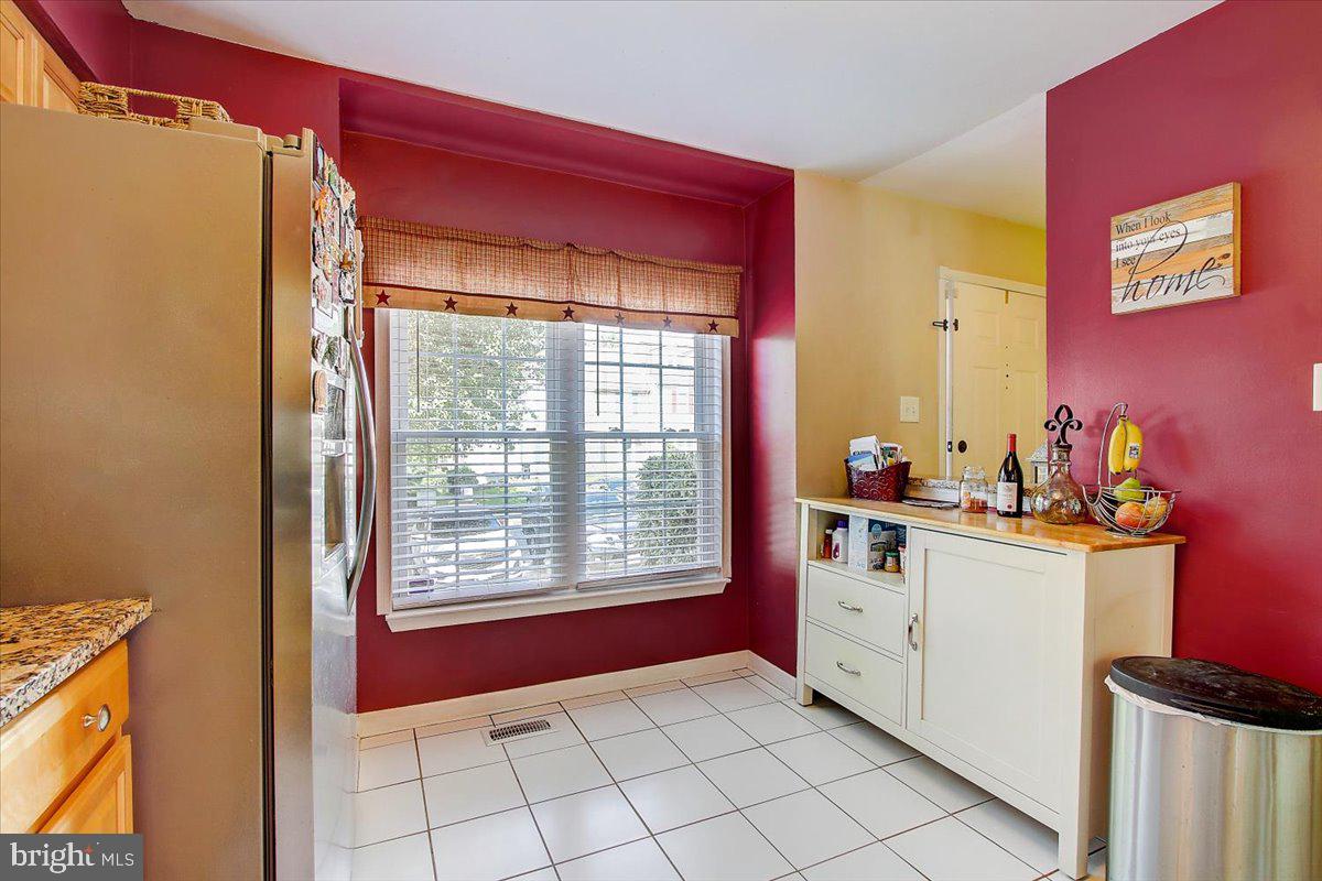 CONSTANT FRIENDSHIP - Residential