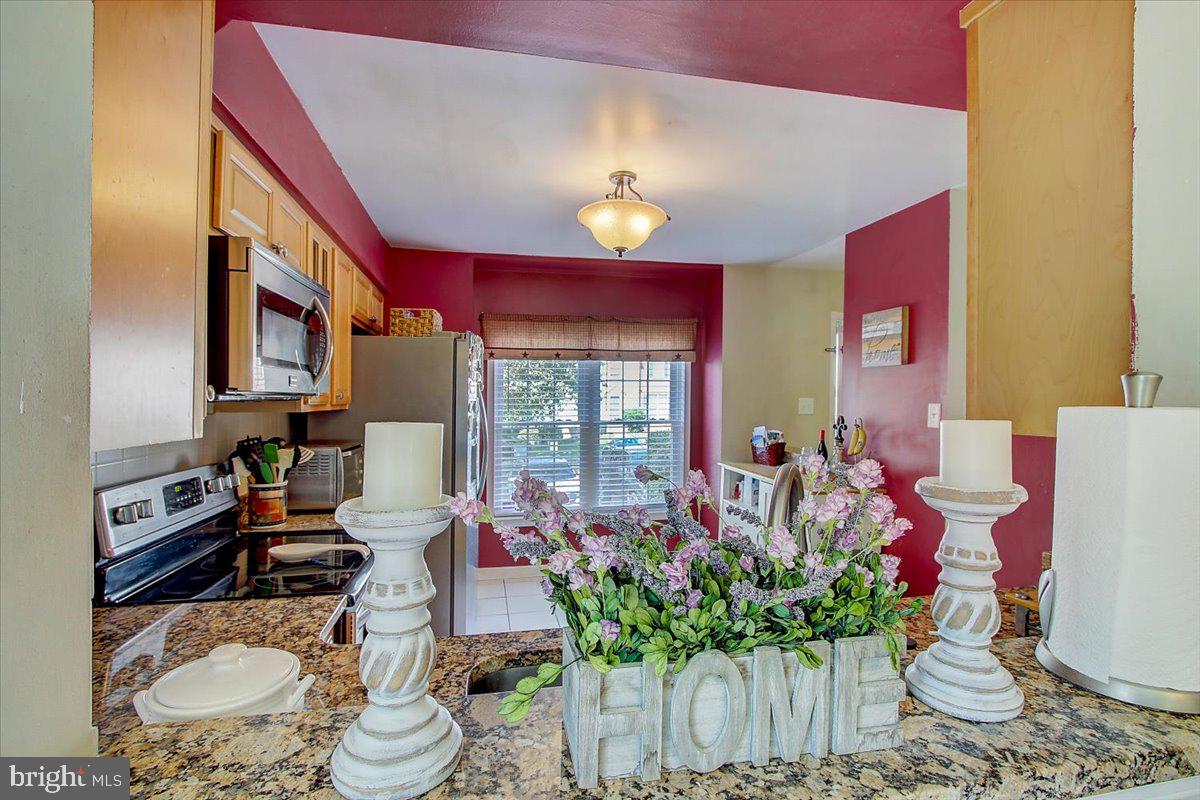 CONSTANT FRIENDSHIP - Residential