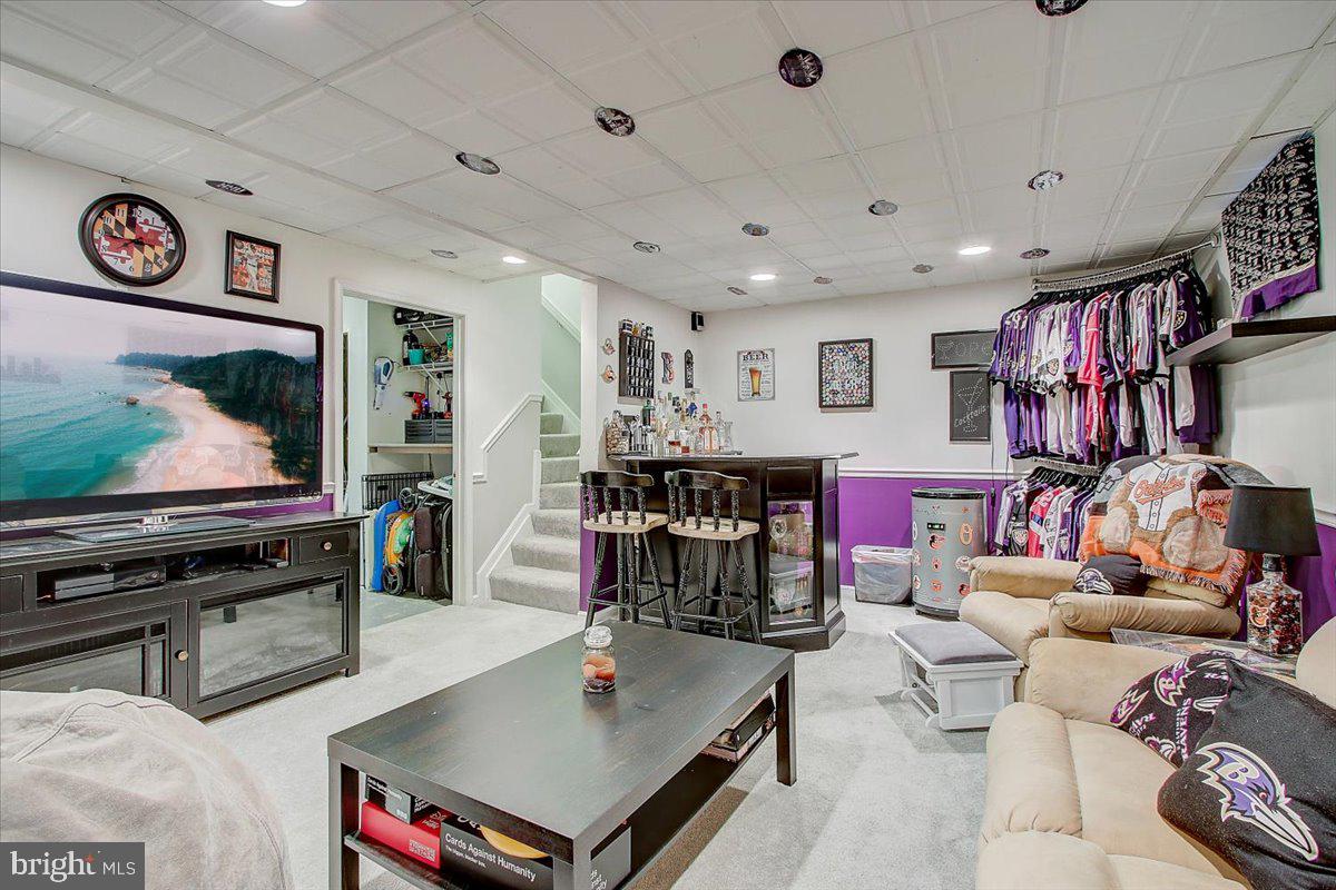 CONSTANT FRIENDSHIP - Residential