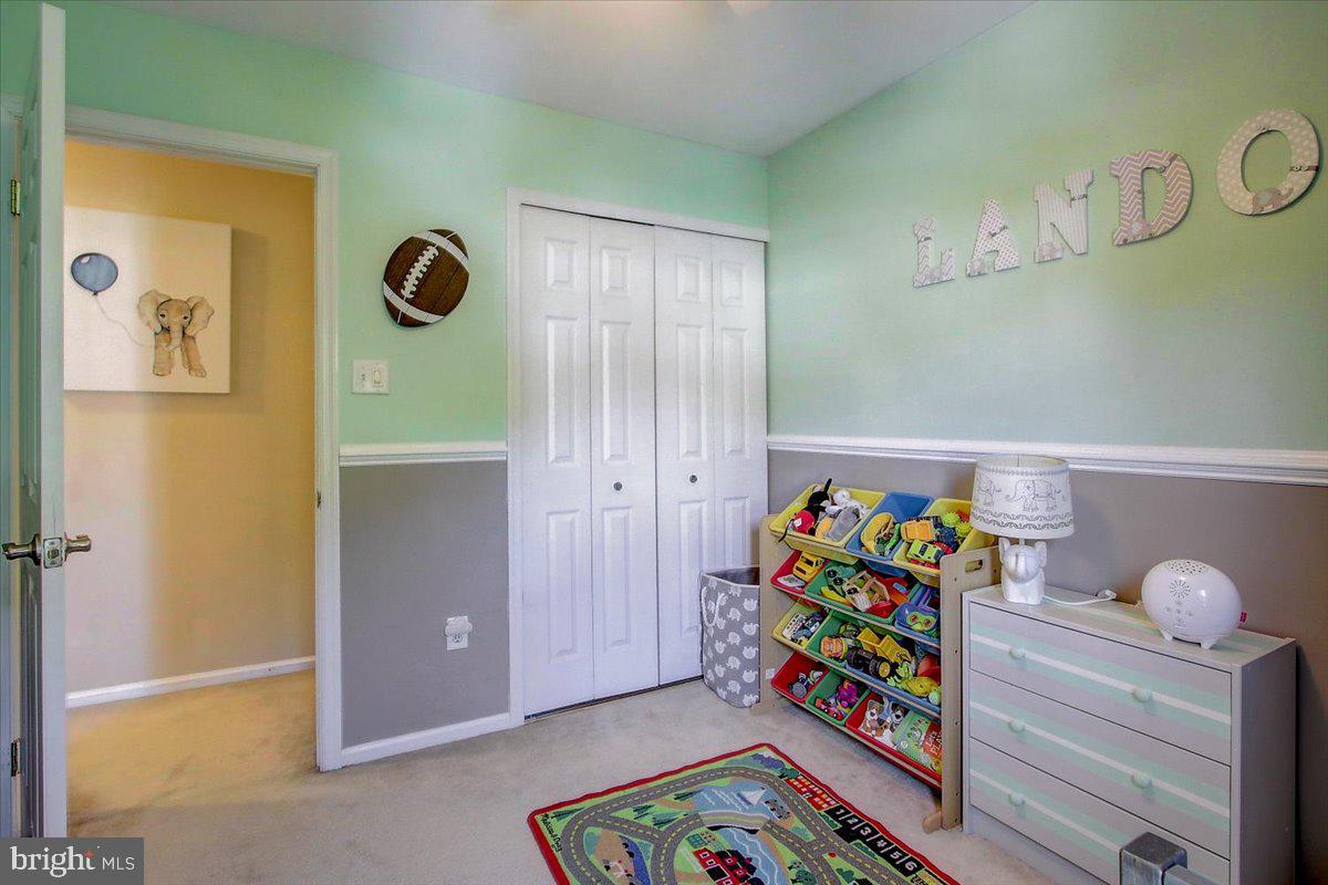 CONSTANT FRIENDSHIP - Residential