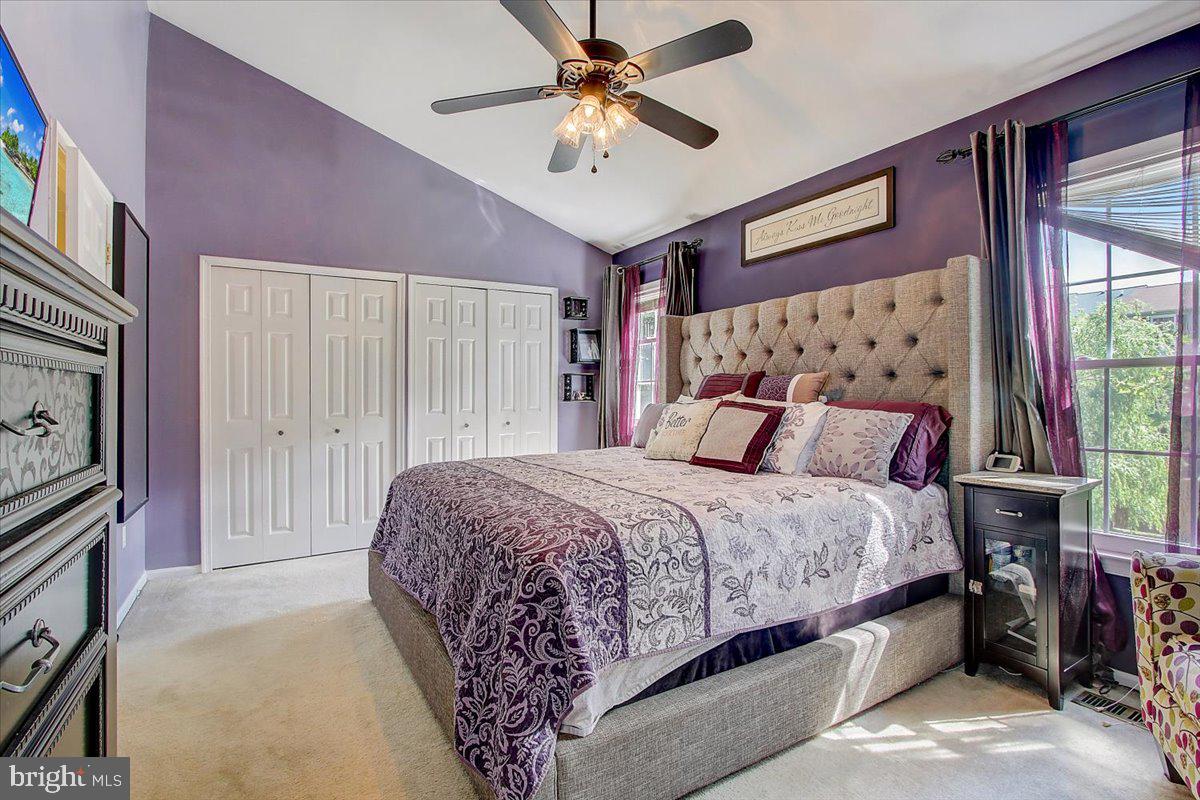 CONSTANT FRIENDSHIP - Residential