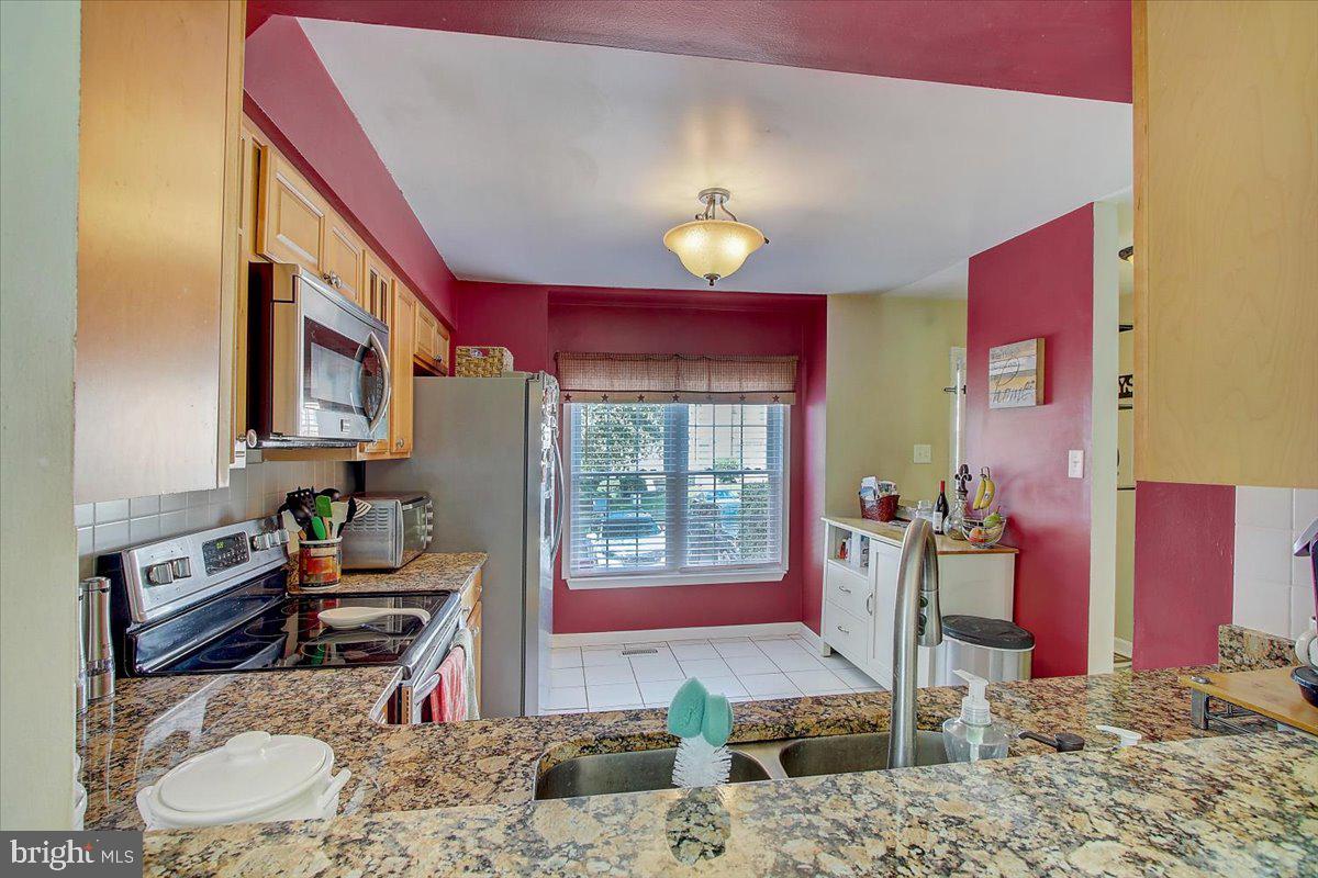 CONSTANT FRIENDSHIP - Residential