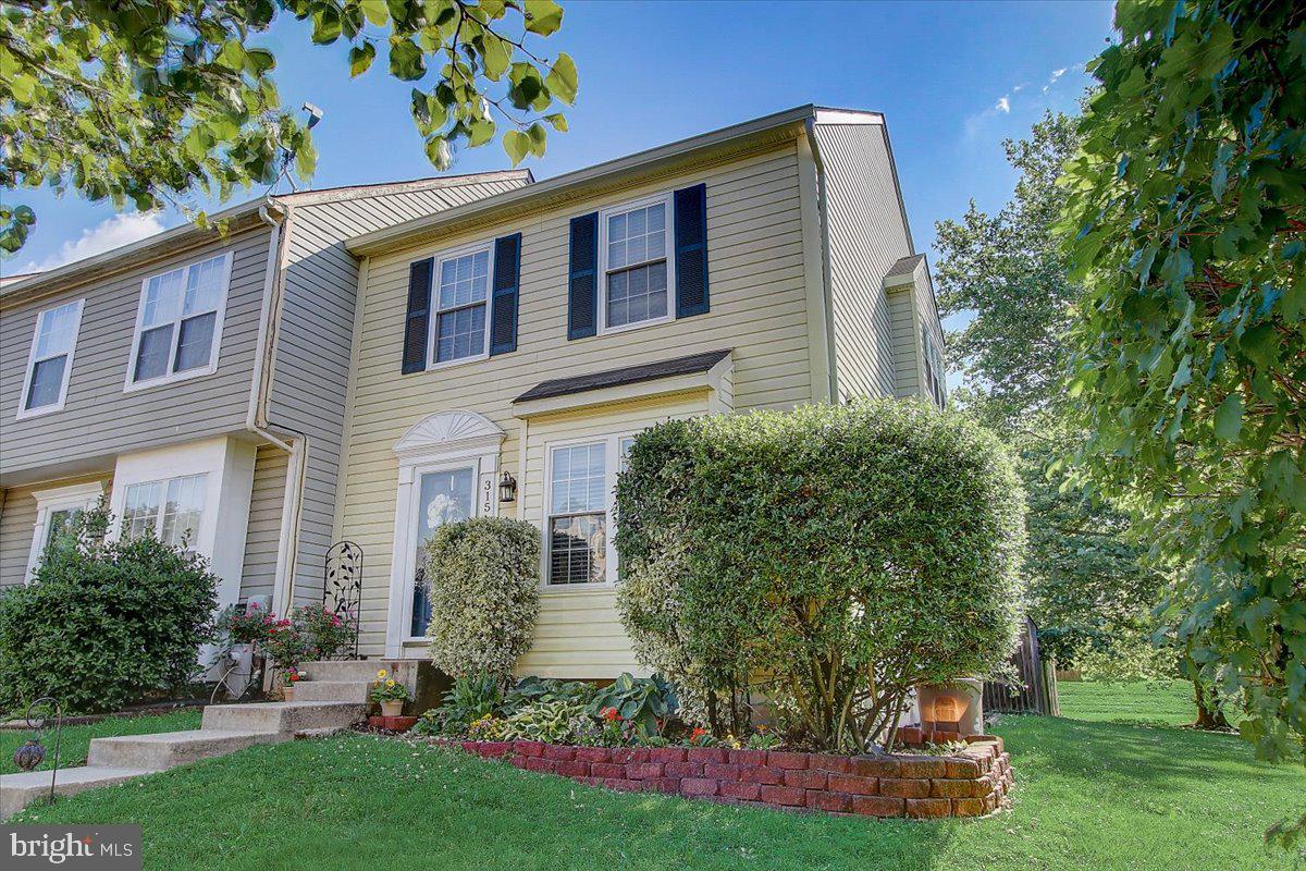 CONSTANT FRIENDSHIP - Residential