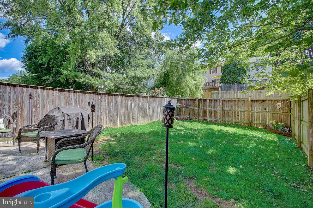 CONSTANT FRIENDSHIP - Residential