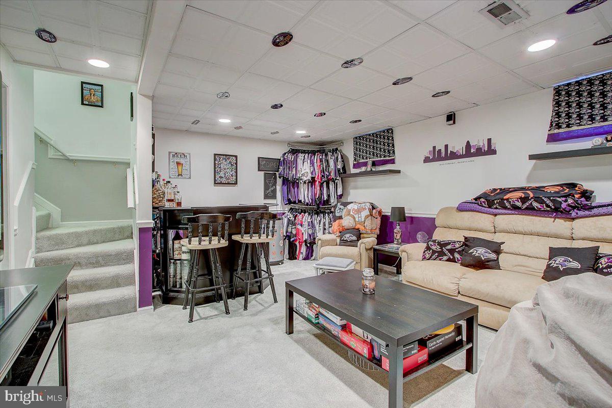 CONSTANT FRIENDSHIP - Residential