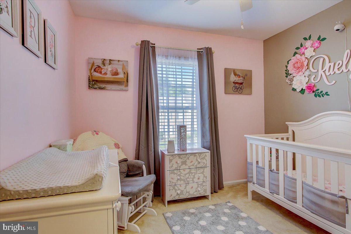 CONSTANT FRIENDSHIP - Residential