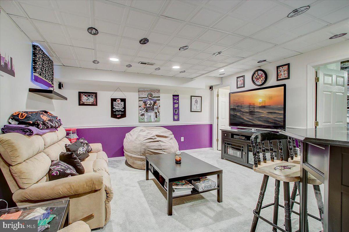 CONSTANT FRIENDSHIP - Residential