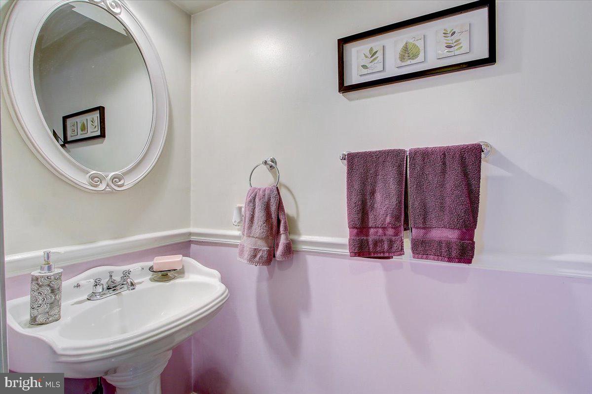 CONSTANT FRIENDSHIP - Residential