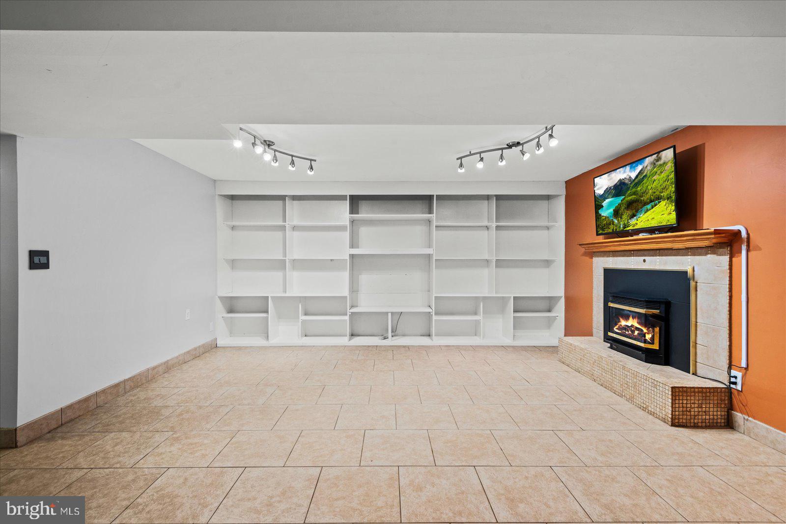 BRAEHEAD WOODS - Residential