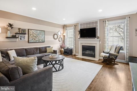 208 CLUBHOUSE COURT CONSHOHOCKEN PA 19428