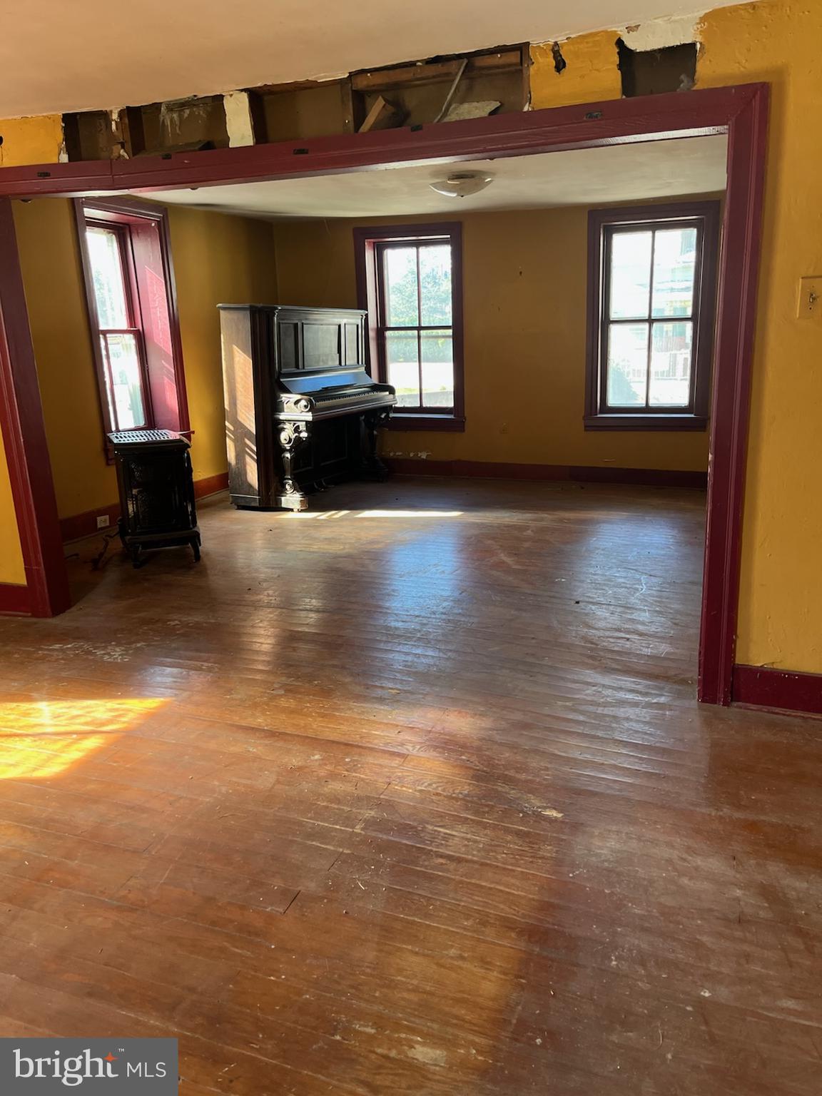 SHARPSBURG - Residential