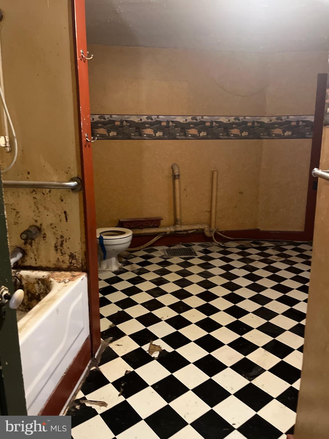 SHARPSBURG - Residential