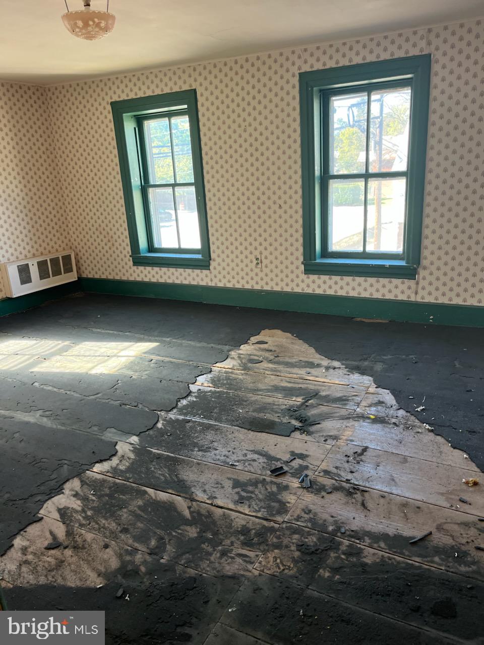 SHARPSBURG - Residential