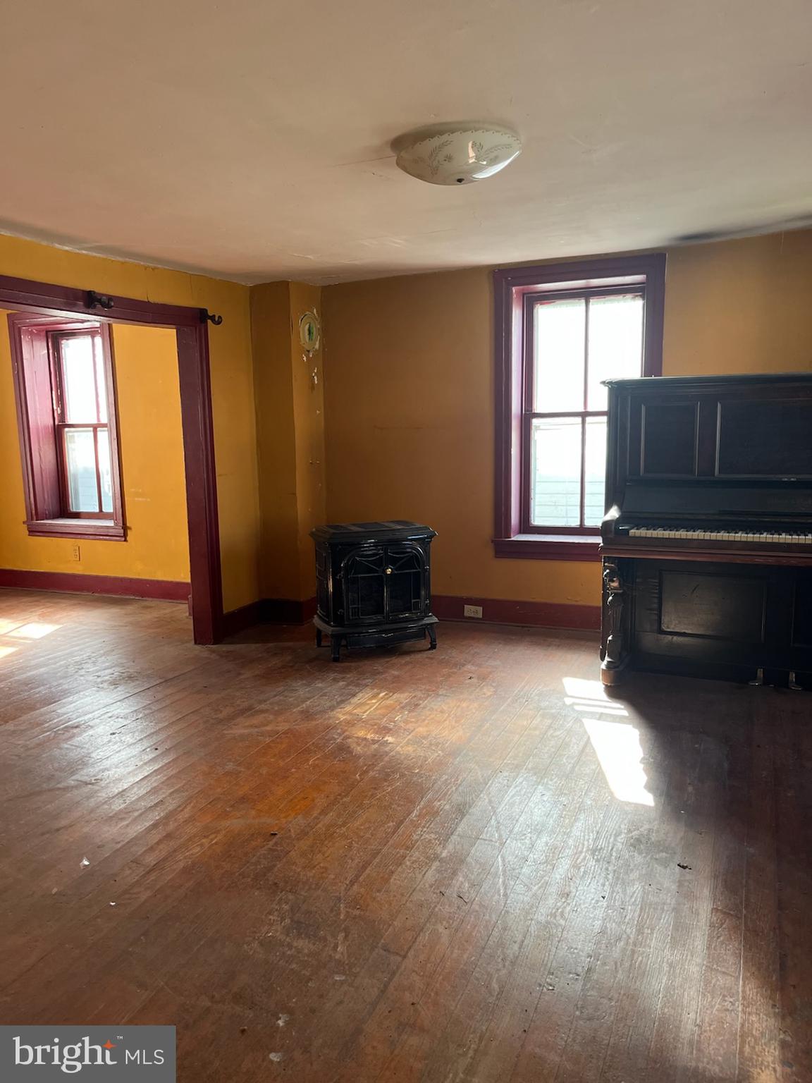 SHARPSBURG - Residential