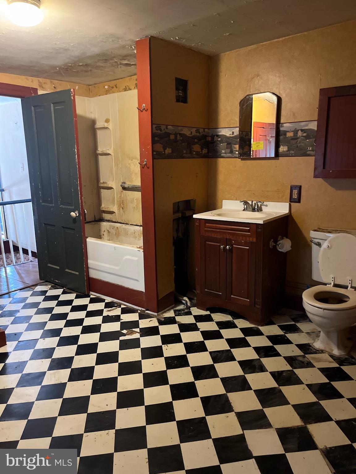 SHARPSBURG - Residential