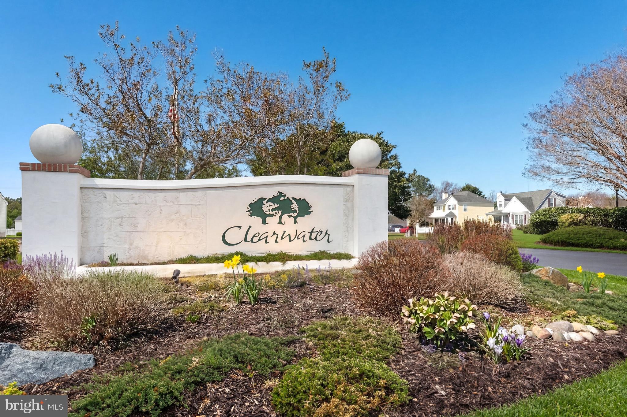 33997 N HAMPTON CIRCLE