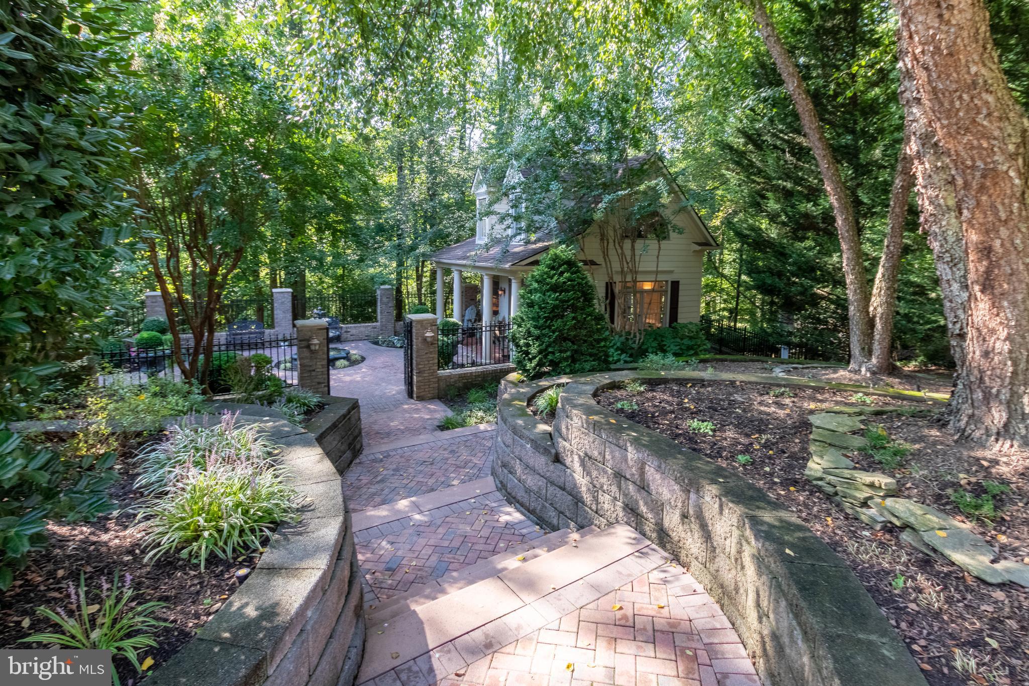 CHACONAS ESTATES - Residential