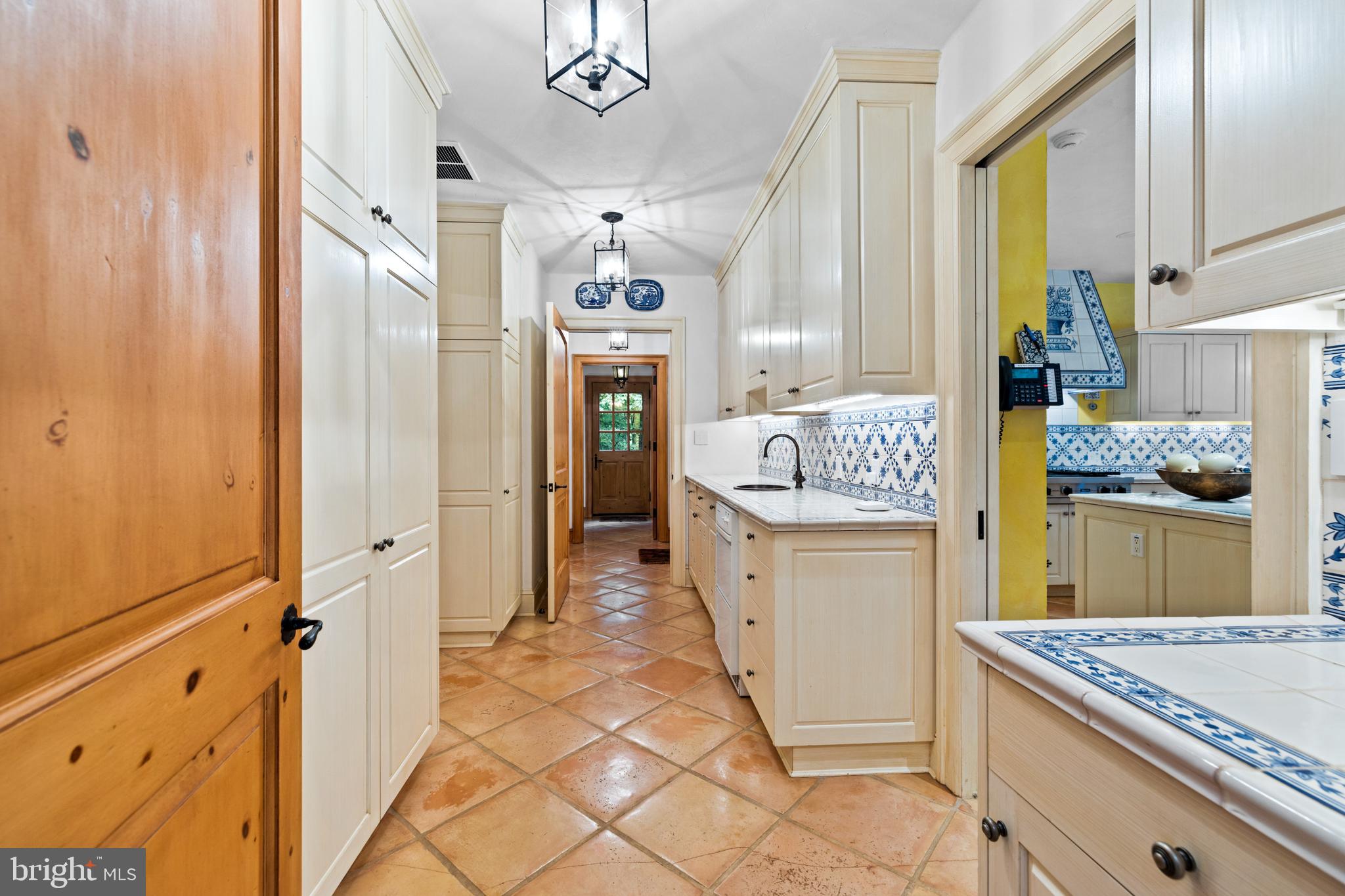 CAVES VALLEY GOLF CLUB - Residential