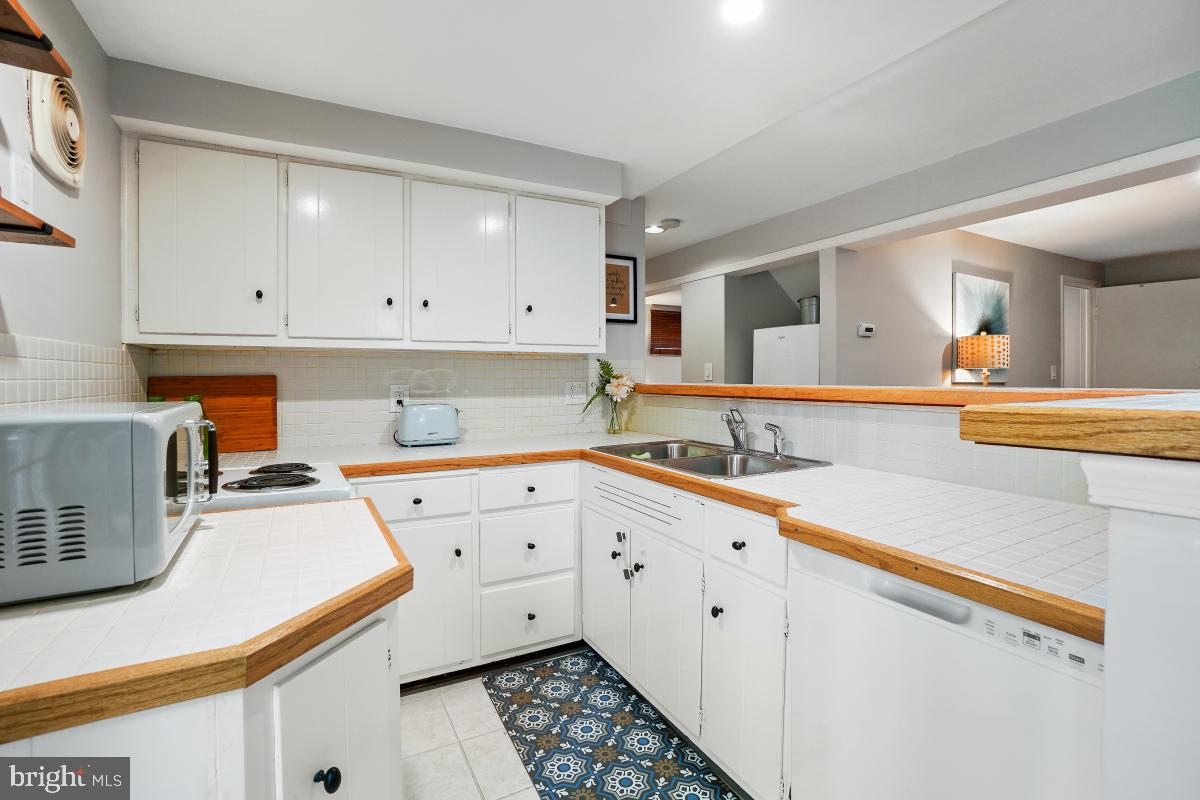 SHARON WOODS - Residential