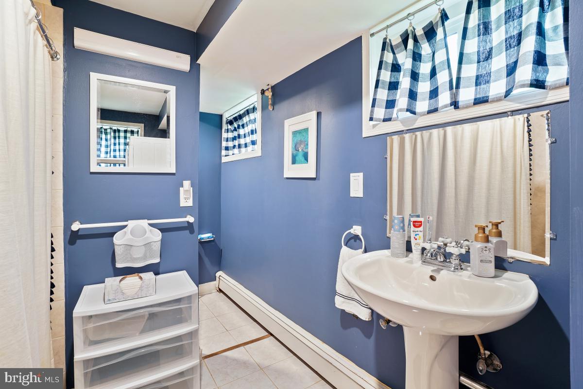 SHARON WOODS - Residential