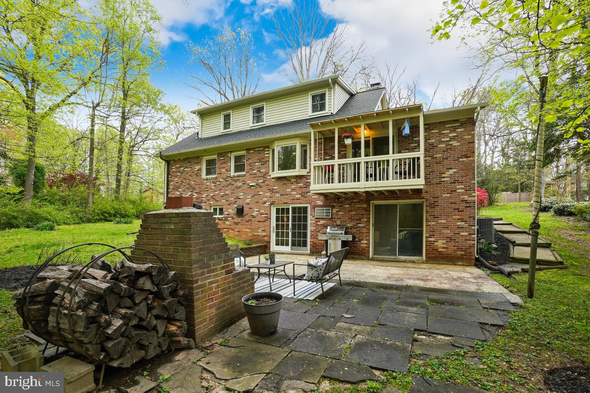 SHARON WOODS - Residential